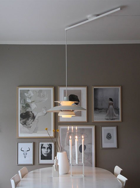 Lightswing einzeln Matt weiß im Esszimmer über dem Tisch